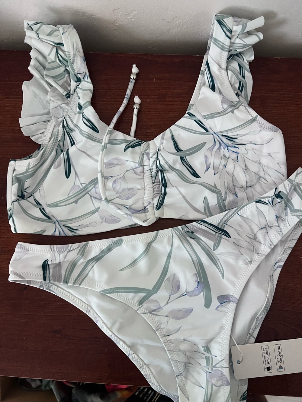 Cupshe Fresh Floral White & Sage Floral Ruffle Tank Bikini Set